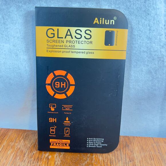Ailun Tempered Glass Screen Protector 9H Contains One Screen + Install Supplies - Picture 1 of 7